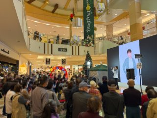 【TTCキャンペーンライブ】松阪ゆうき、丘なる実、クリスマスツリーが映えるイオンモール下妻のステージに登場！！11月20日 
