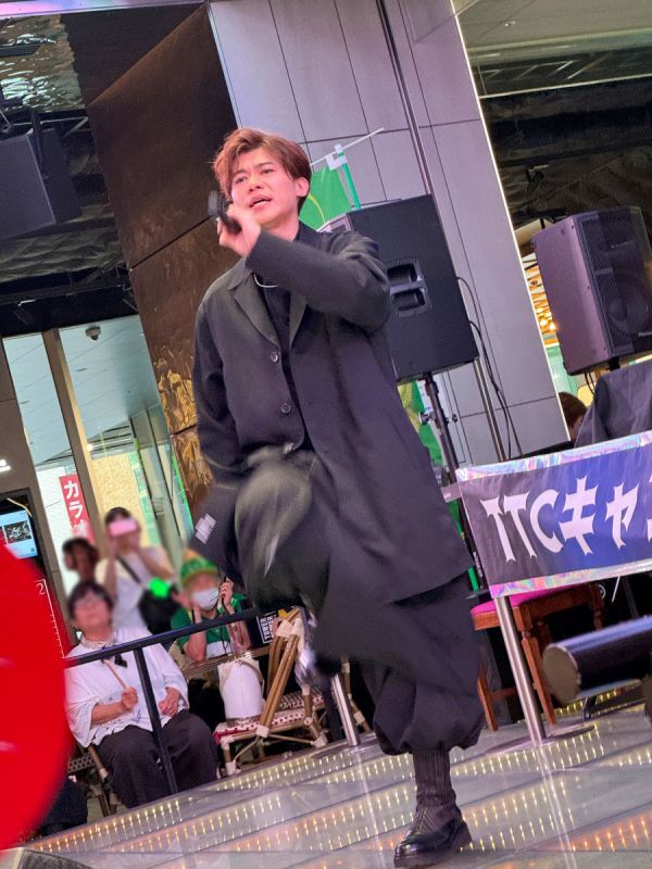 新浜レオン