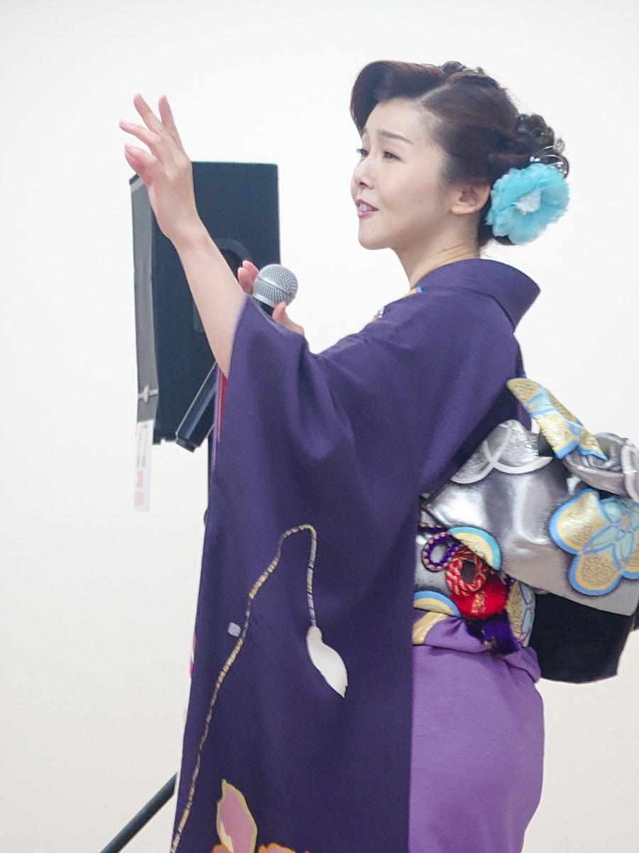 小桜舞子