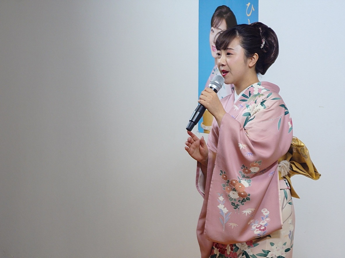 谷島明世