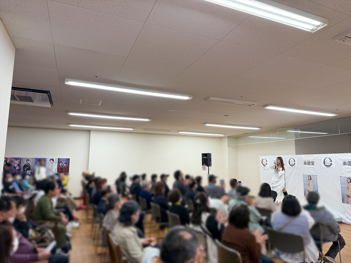 岩波理恵
