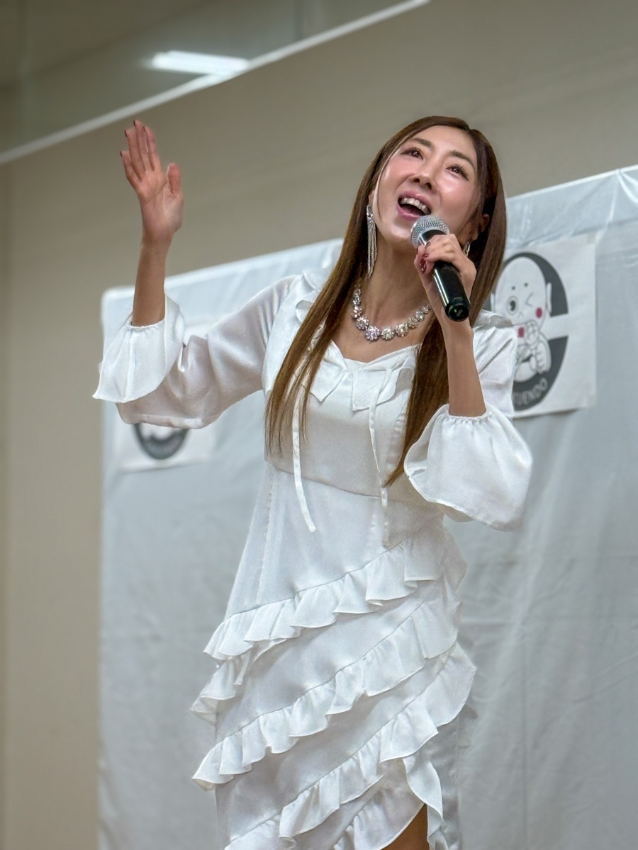 岩波理恵