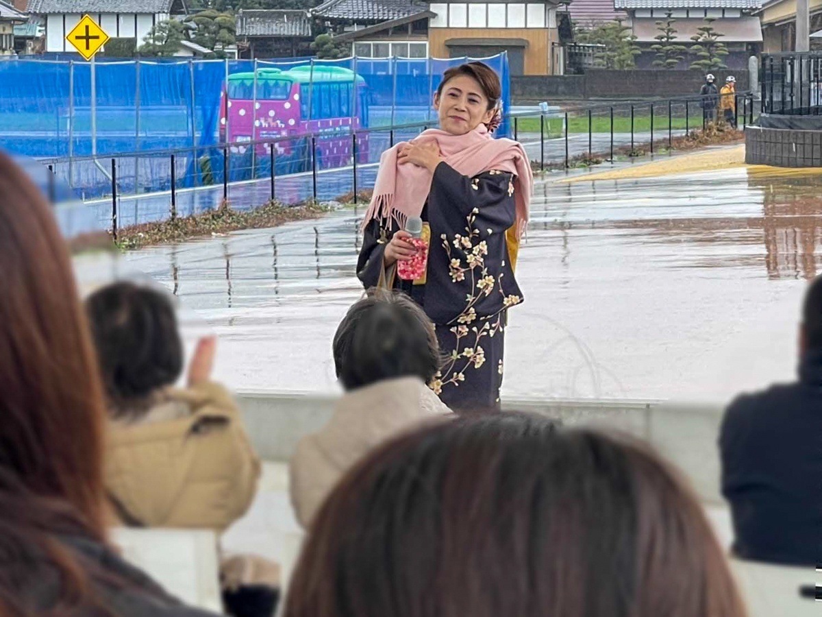 美貴じゅん子