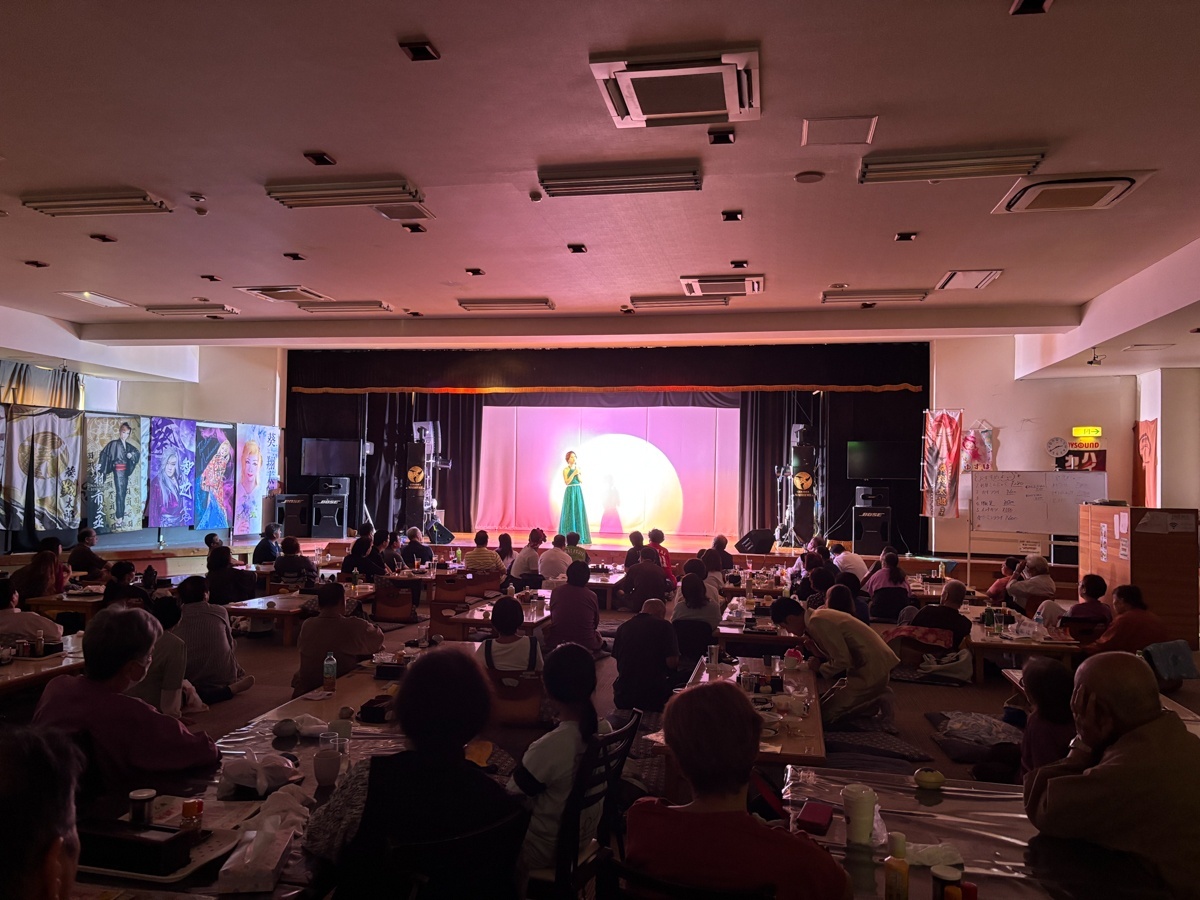 藤井香愛 石岡健康センターのステージに久しぶりの登場！歌謡ショー開催　9月14日 