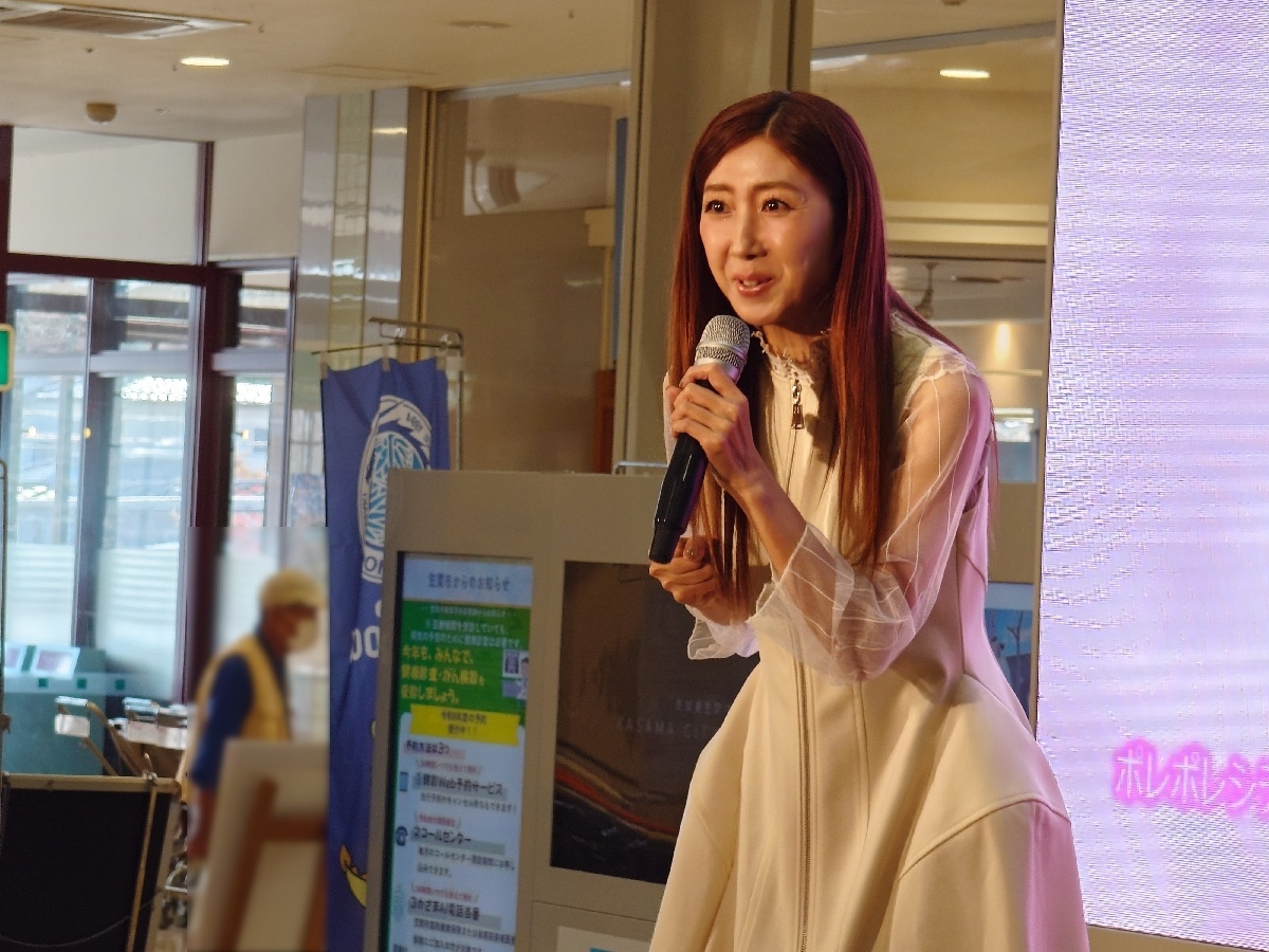 岩波理恵 イオン笠間 ミニライブ 写真3