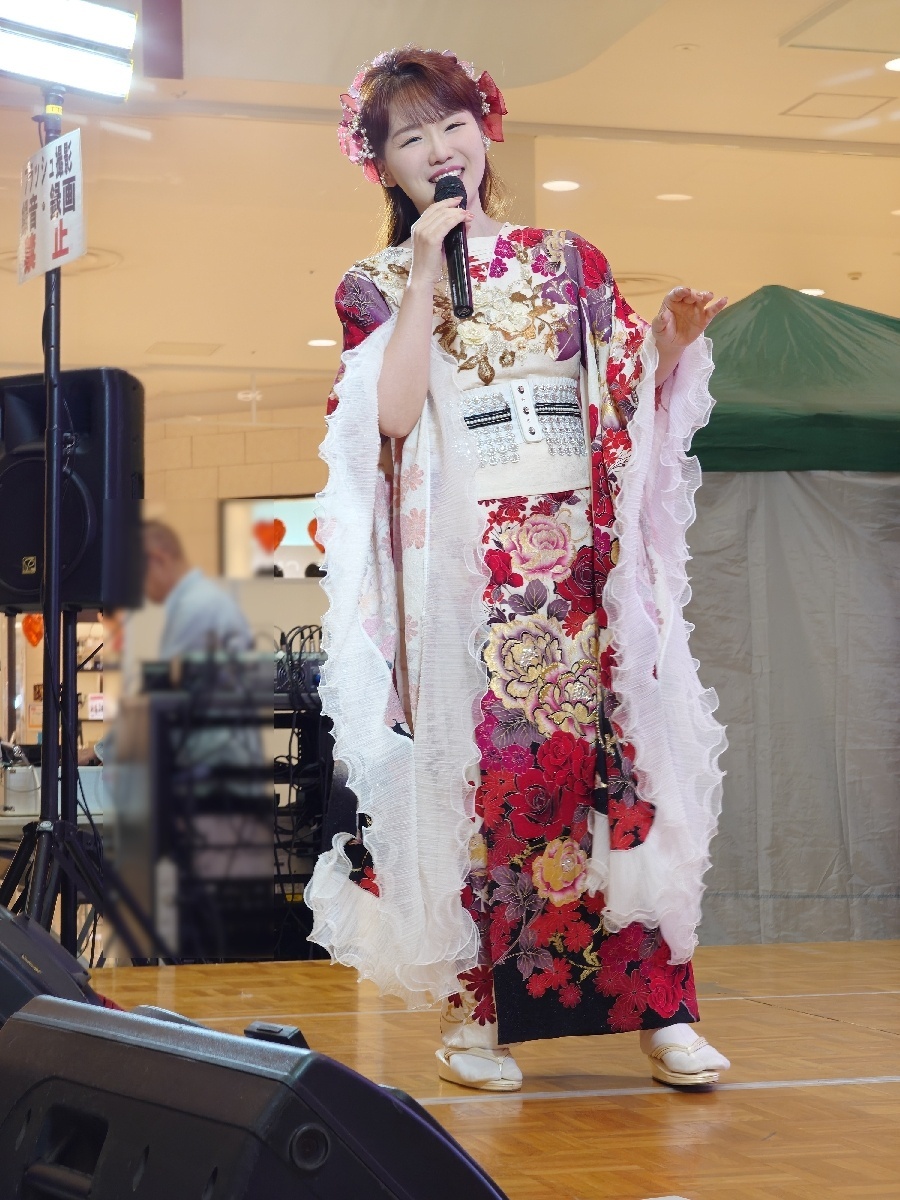 大沢桃子 イオンモール下妻 リリースイベント 写真2