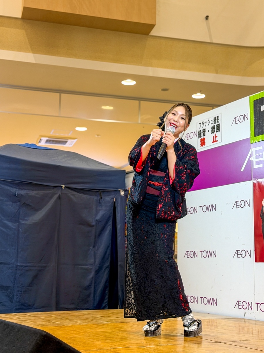 水城なつみ イオンタウンおゆみ野 TTCキャンペーンライブ 写真1