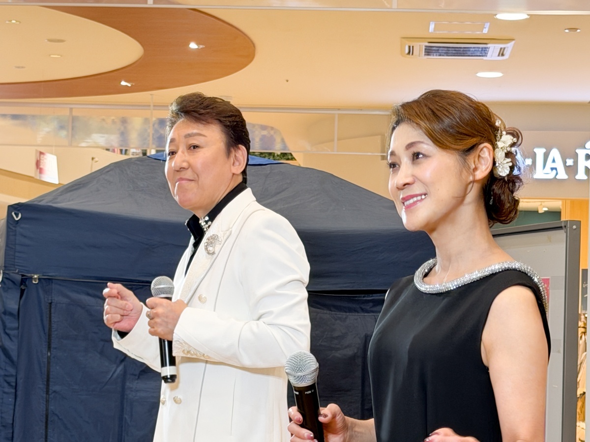 古閑正美 美貴じゅん子 イオンタウンおゆみ野 ジョイントライブ 写真7
