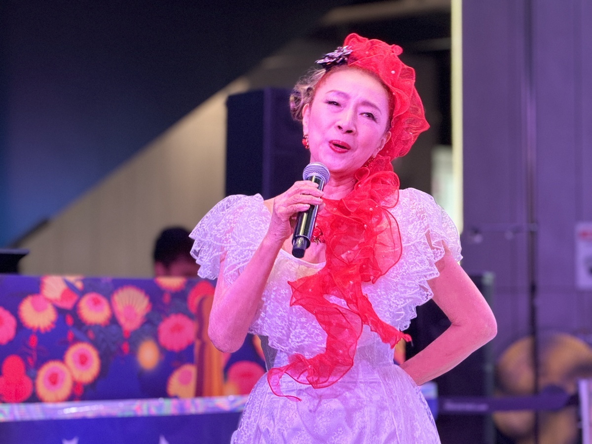 安倍理津子 歌舞伎町タワー TTCキャンペーンライブ 写真4